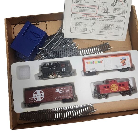VINTAGE 1990’s Toys R Us Express HO Scale Electric Train Set - Picture 6 of 11
